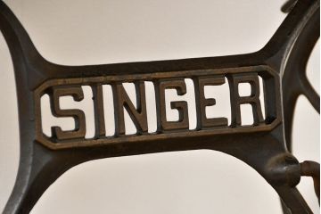 アンティーク家具　アンティーク　足踏みシンガーミシン(SINGER)(1)