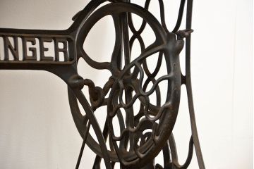 アンティーク家具　アンティーク　足踏みシンガーミシン(SINGER)(1)