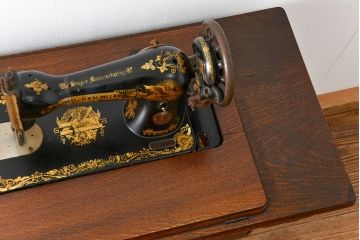 アンティーク家具　アンティーク　足踏みシンガーミシン(SINGER)(1)