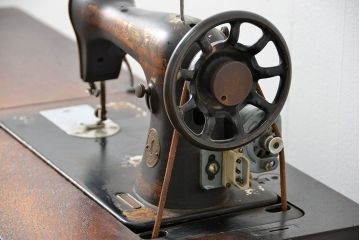 アンティーク家具　ジャンク品　イギリスアンティーク 足踏みシンガーミシン(SINGER)(2)