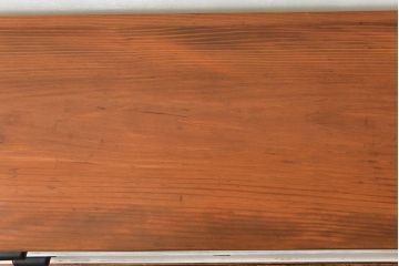 アンティーク家具　アンティークペイント　シンプルな脚付きローチェスト(ローボード)