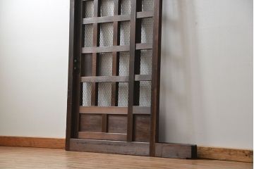 古民具・骨董 味のあるヒノキ材のくぐり戸(蔵戸、潜り戸、玄関戸)