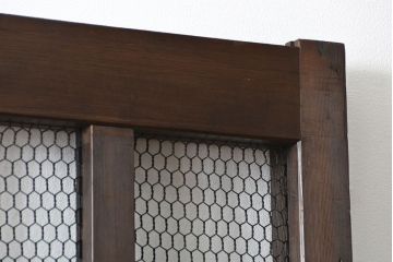 古民具・骨董 味のあるヒノキ材のくぐり戸(蔵戸、潜り戸、玄関戸)