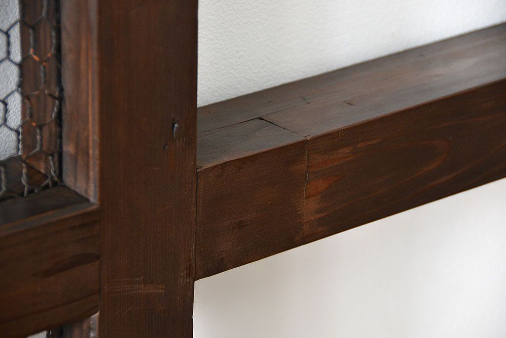 古民具・骨董 味のあるヒノキ材のくぐり戸(蔵戸、潜り戸、玄関戸)