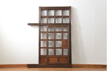 古民具・骨董 味のあるヒノキ材のくぐり戸(蔵戸、潜り戸、玄関戸)