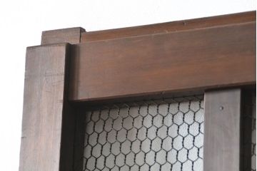 古民具・骨董 味のあるヒノキ材のくぐり戸(蔵戸、潜り戸、玄関戸)