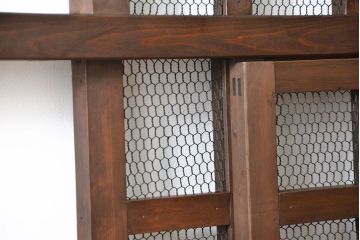 古民具・骨董 味のあるヒノキ材のくぐり戸(蔵戸、潜り戸、玄関戸)