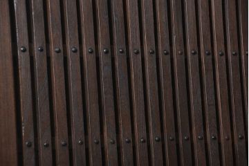 古民具・骨董 総欅材のシンプルな格子蔵戸(玄関戸)