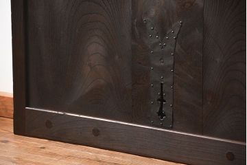 古民具・骨董 総欅材のシンプルな格子蔵戸(玄関戸)