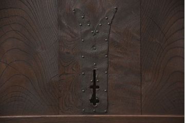 古民具・骨董 総欅材のシンプルな格子蔵戸(玄関戸)