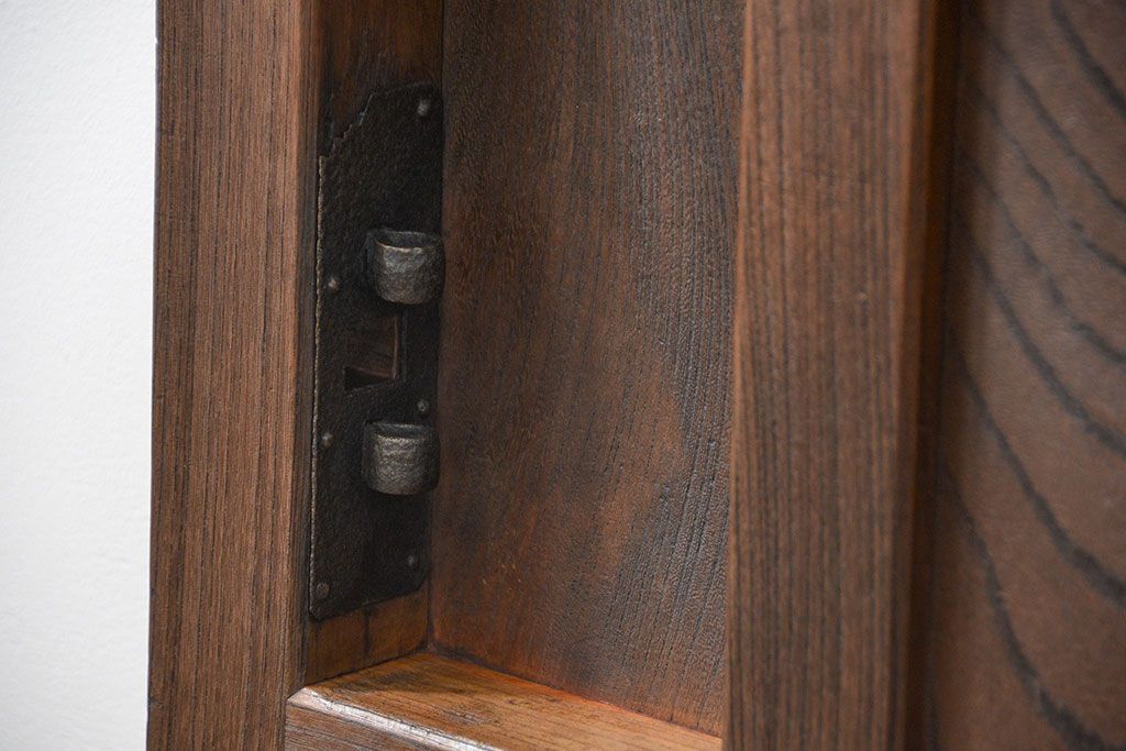 古民具・骨董 総欅材のシンプルな格子蔵戸(玄関戸)