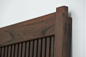 古民具・骨董 総欅材のシンプルな格子蔵戸(玄関戸)