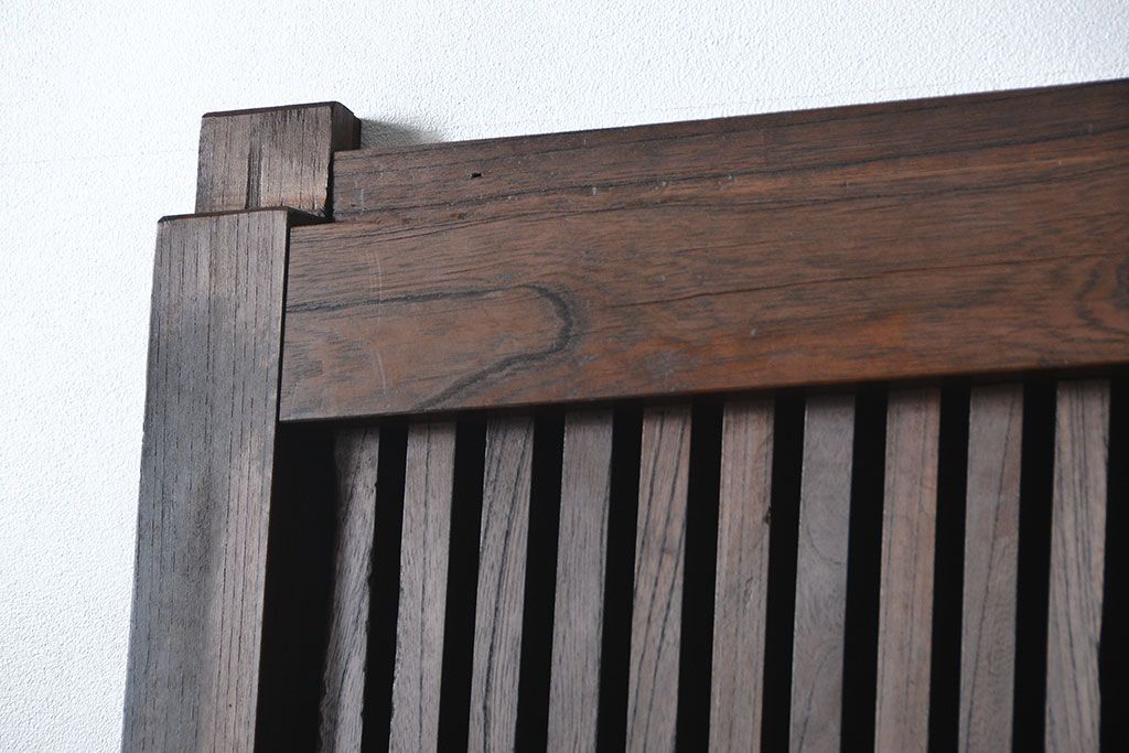 古民具・骨董 総欅材のシンプルな格子蔵戸(玄関戸)