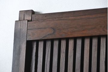 古民具・骨董 総欅材のシンプルな格子蔵戸(玄関戸)