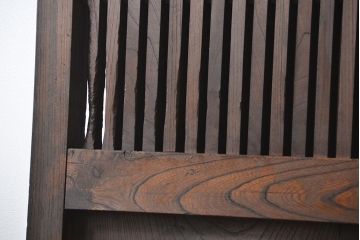 古民具・骨董 総欅材のシンプルな格子蔵戸(玄関戸)