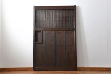 古民具・骨董 ヒノキ材の使い込まれた格子蔵戸(玄関戸)