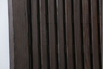 古民具・骨董 ヒノキ材の使い込まれた格子蔵戸(玄関戸)