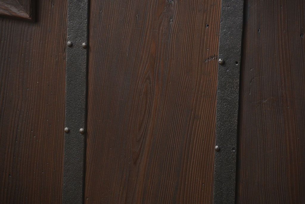 古民具・骨董 ヒノキ材の使い込まれた格子蔵戸(玄関戸)