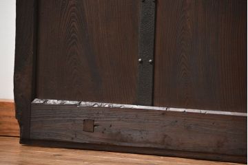 古民具・骨董 ヒノキ材の使い込まれた格子蔵戸(玄関戸)