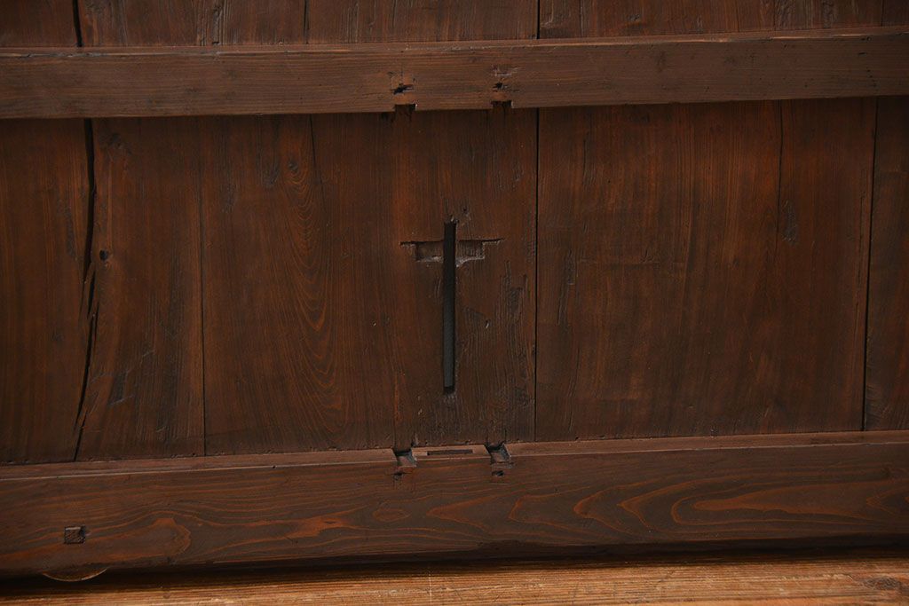 古民具・骨董 ヒノキ材の使い込まれた格子蔵戸(玄関戸)