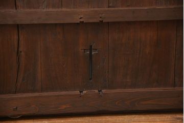 古民具・骨董 ヒノキ材の使い込まれた格子蔵戸(玄関戸)