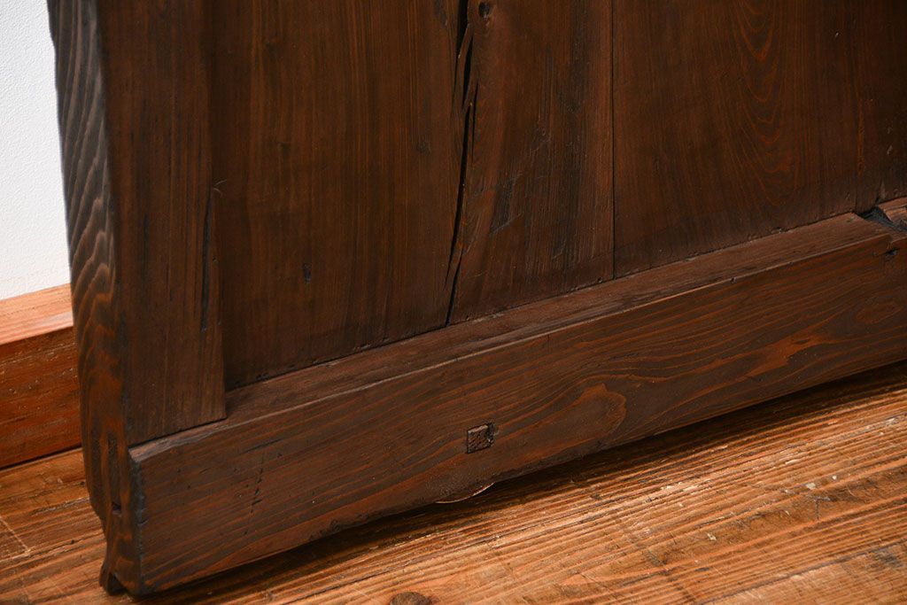 古民具・骨董 ヒノキ材の使い込まれた格子蔵戸(玄関戸)