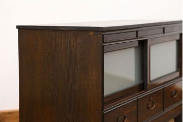 アンティーク家具　アンティーク 前面黒柿材のシックでモダンな脚付きテレビボード(TVボード、ローボード、収納棚)