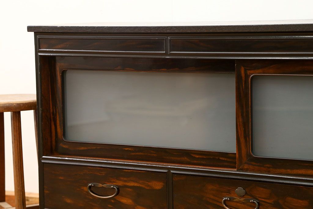 アンティーク家具　アンティーク 前面黒柿材のシックでモダンな脚付きテレビボード(TVボード、ローボード、収納棚)