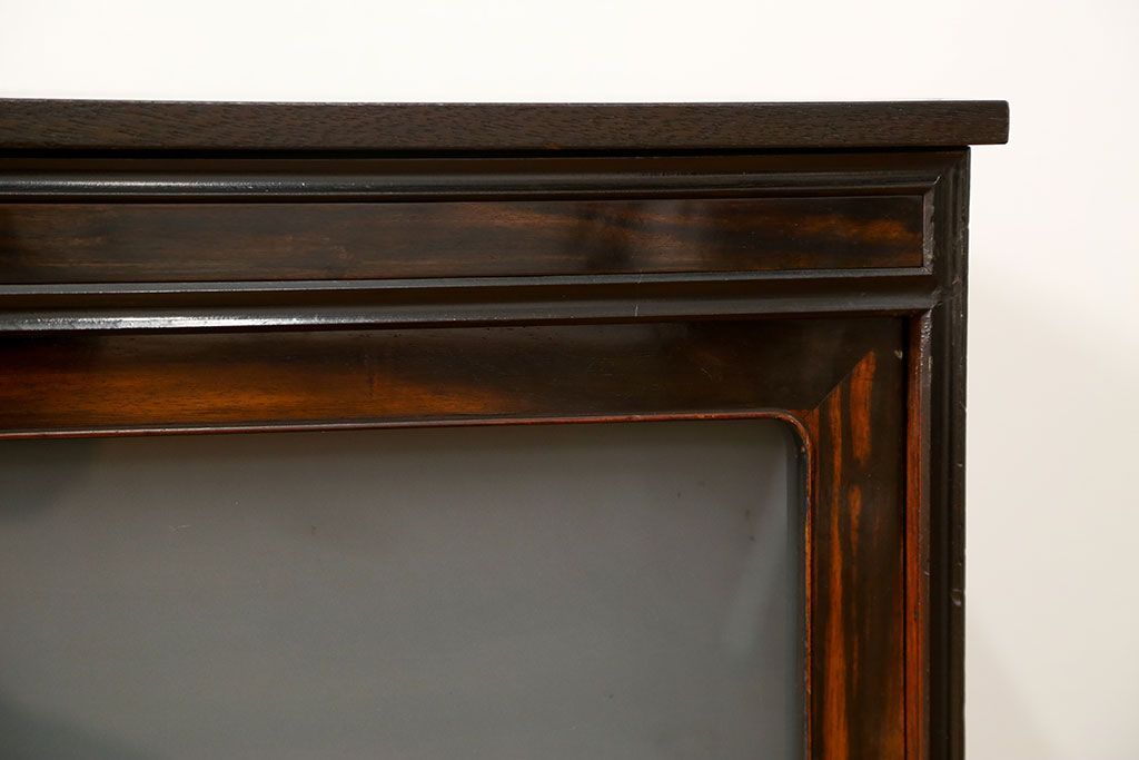 アンティーク家具　アンティーク 前面黒柿材のシックでモダンな脚付きテレビボード(TVボード、ローボード、収納棚)