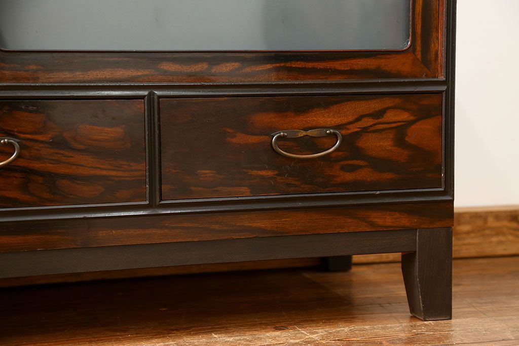 アンティーク家具　アンティーク 前面黒柿材のシックでモダンな脚付きテレビボード(TVボード、ローボード、収納棚)