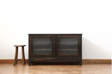アンティーク家具　古民具・骨董 前面黒柿材のモダンな脚付き結霜ガラスローボード(収納棚、テレビボード)