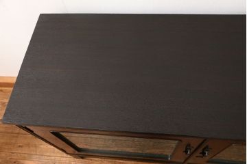 アンティーク家具　古民具・骨董 前面黒柿材のモダンな脚付き結霜ガラスローボード(収納棚、テレビボード)