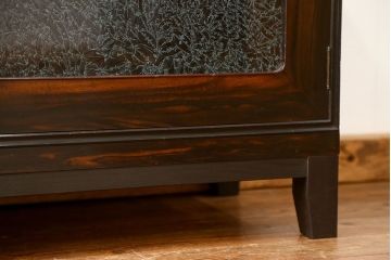 アンティーク家具　古民具・骨董 前面黒柿材のモダンな脚付き結霜ガラスローボード(収納棚、テレビボード)