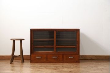 アンティーク家具　アンティーク 小振りなモールガラス収納棚(戸棚)