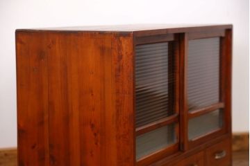 アンティーク家具　アンティーク 小振りなモールガラス収納棚(戸棚)