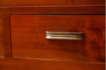 アンティーク家具　アンティーク 小振りなモールガラス収納棚(戸棚)