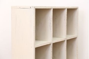アンティーク家具　アンティークペイント　シンプルな脚付きマス目棚(1)(升目棚・本棚・飾り棚)