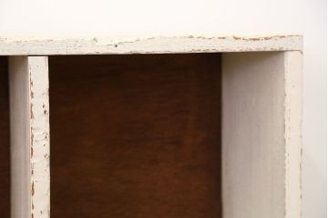アンティーク家具　アンティークペイント　シンプルな脚付きマス目棚(1)(升目棚・本棚・飾り棚)