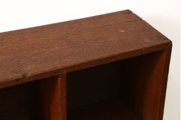 アンティーク家具　アンティーク 古い木の脚付きマス目棚(1)(升目棚、本棚、飾り棚)