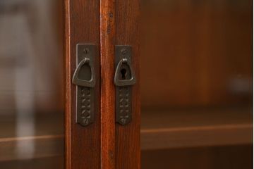 アンティーク家具　アンティーク 古い栓材の象嵌入り本箱(ブックケース、本棚)