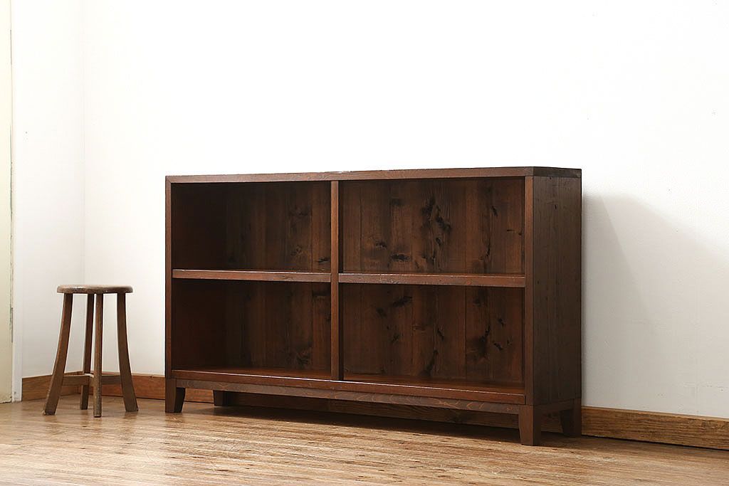 レトロ家具　昭和レトロ 古い木のシンプルな脚付き本棚(飾り棚、書棚、陳列棚)