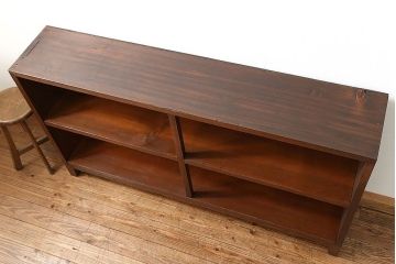 レトロ家具　昭和レトロ 古い木のシンプルな脚付き本棚(飾り棚、書棚、陳列棚)