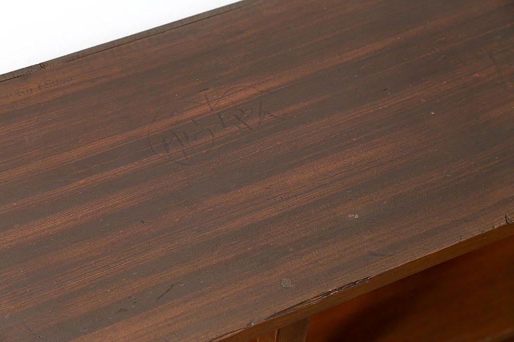 レトロ家具　昭和レトロ 古い木のシンプルな脚付き本棚(飾り棚、書棚、陳列棚)