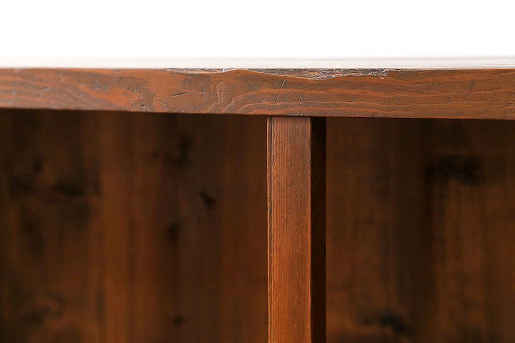 レトロ家具　昭和レトロ 古い木のシンプルな脚付き本棚(飾り棚、書棚、陳列棚)