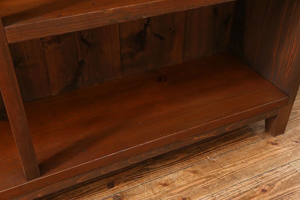 レトロ家具　昭和レトロ 古い木のシンプルな脚付き本棚(飾り棚、書棚、陳列棚)