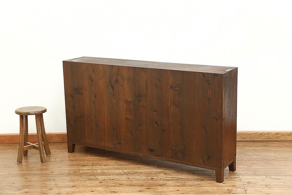 レトロ家具　昭和レトロ 古い木のシンプルな脚付き本棚(飾り棚、書棚、陳列棚)