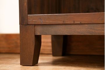 レトロ家具　昭和レトロ 古い木のシンプルな脚付き本棚(2)(飾り棚、書棚、陳列棚)