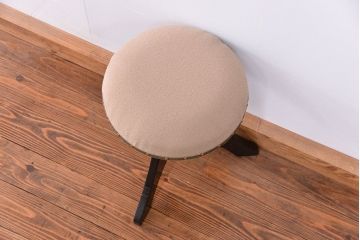 アンティーク家具　アンティーク かわいいデザインの回転スツール(丸椅子、イス)