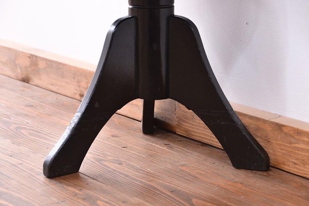 アンティーク家具　アンティーク かわいいデザインの回転スツール(丸椅子、イス)