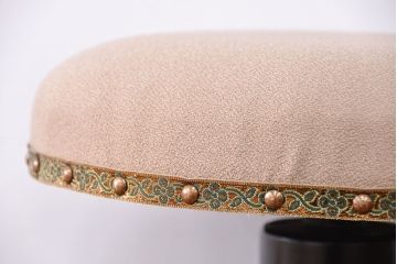 アンティーク家具　アンティーク かわいいデザインの回転スツール(丸椅子、イス)